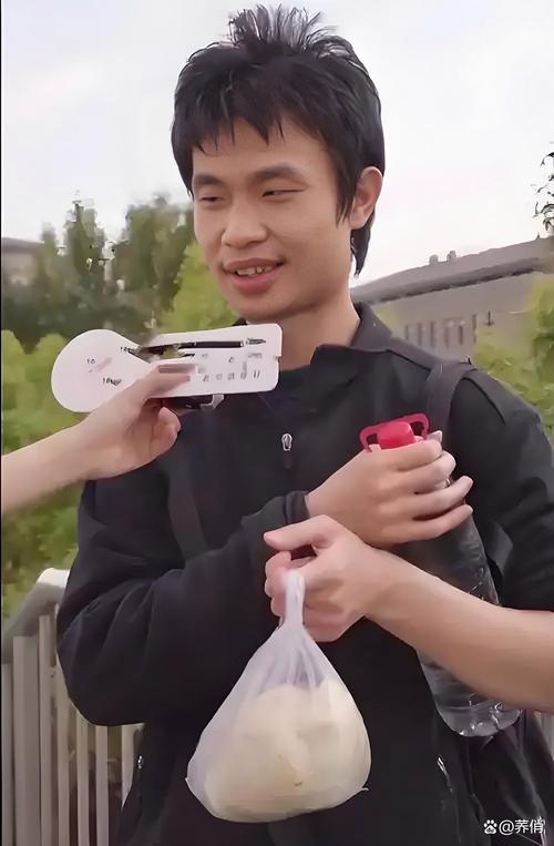 新奥今晚开一肖一特讲解词语和韦神粉丝已超45万与韦神粉丝已超45万了吗